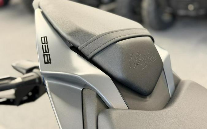 2026 Kawasaki Ninja® ZX™-6R ABS