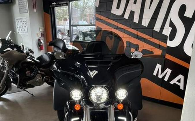 2014 Harley-Davidson® FLHTCUTG - Tri Glide® Ultra