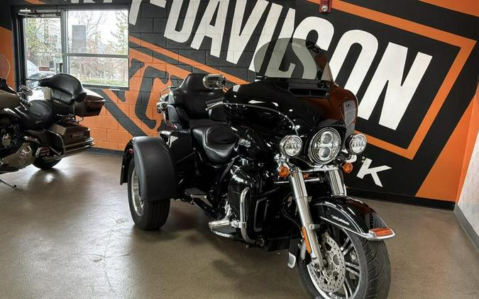 2014 Harley-Davidson® FLHTCUTG - Tri Glide® Ultra