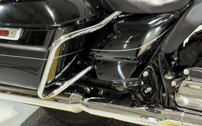 2017 Harley-Davidson Ultra Limited Low Vivid Black