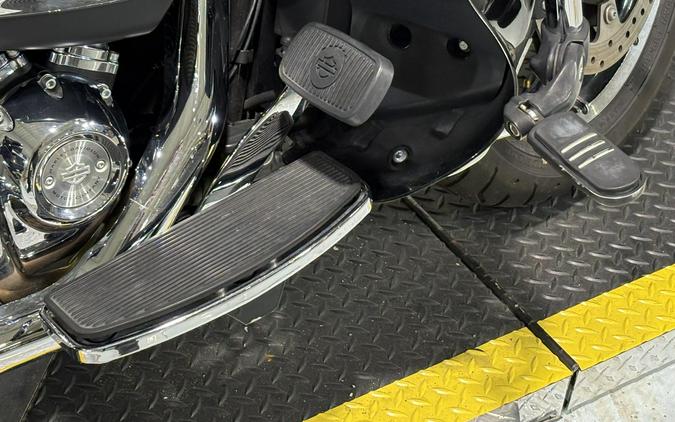 2017 Harley-Davidson Ultra Limited Low Vivid Black