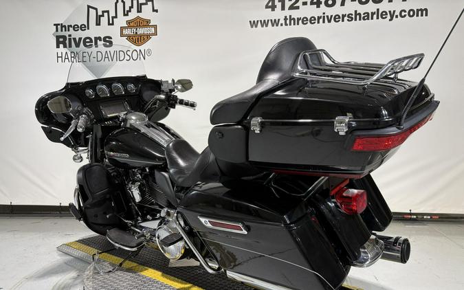 2017 Harley-Davidson Ultra Limited Low Vivid Black