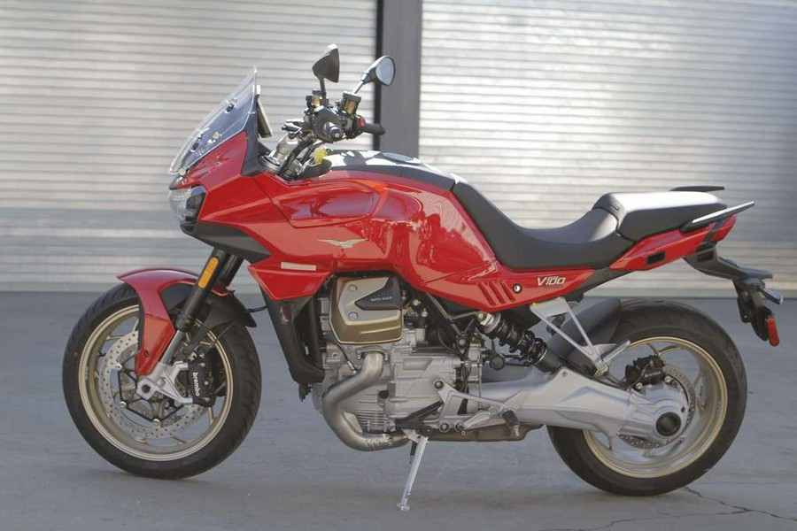 2024 Moto Guzzi V100 Mandello