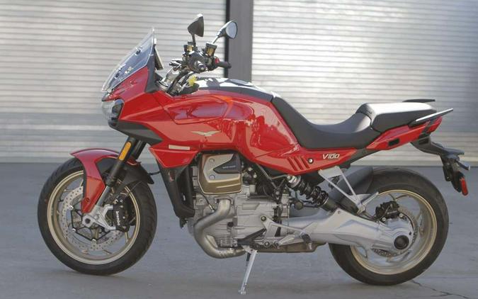 2024 Moto Guzzi V100 Mandello