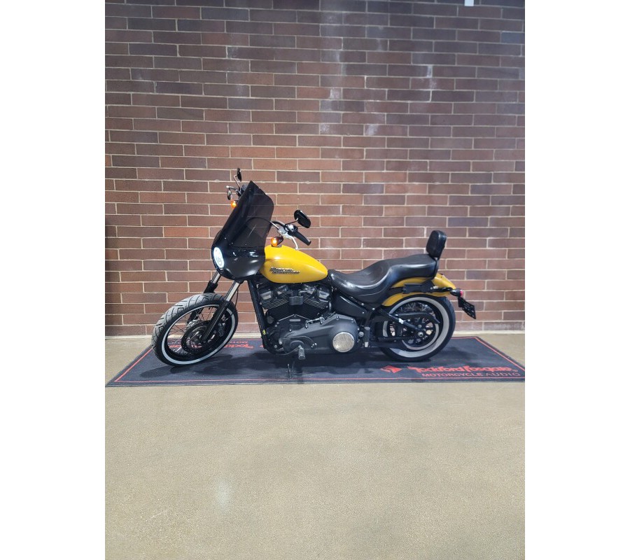 2019 Harley-Davidson® Street Bob® Rugged Gold Denim FXBB