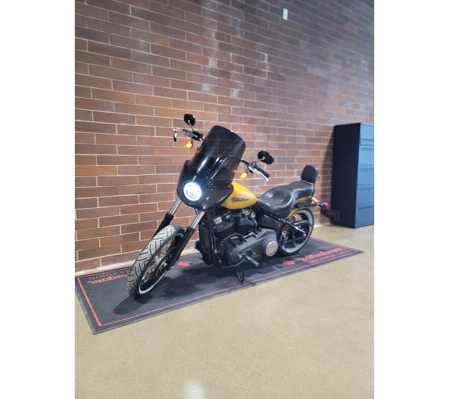 2019 Harley-Davidson® Street Bob® Rugged Gold Denim FXBB