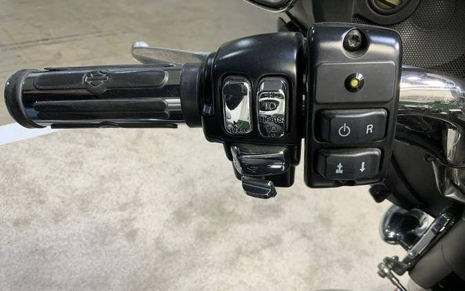 2011 Harley-Davidson® FLHXXX - Street Glide® Trike