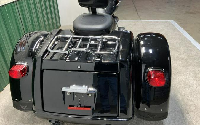 2011 Harley-Davidson® FLHXXX - Street Glide® Trike