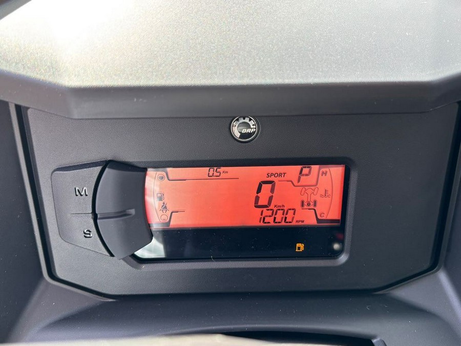 2026 Can-Am Defender MAX Limited HD11