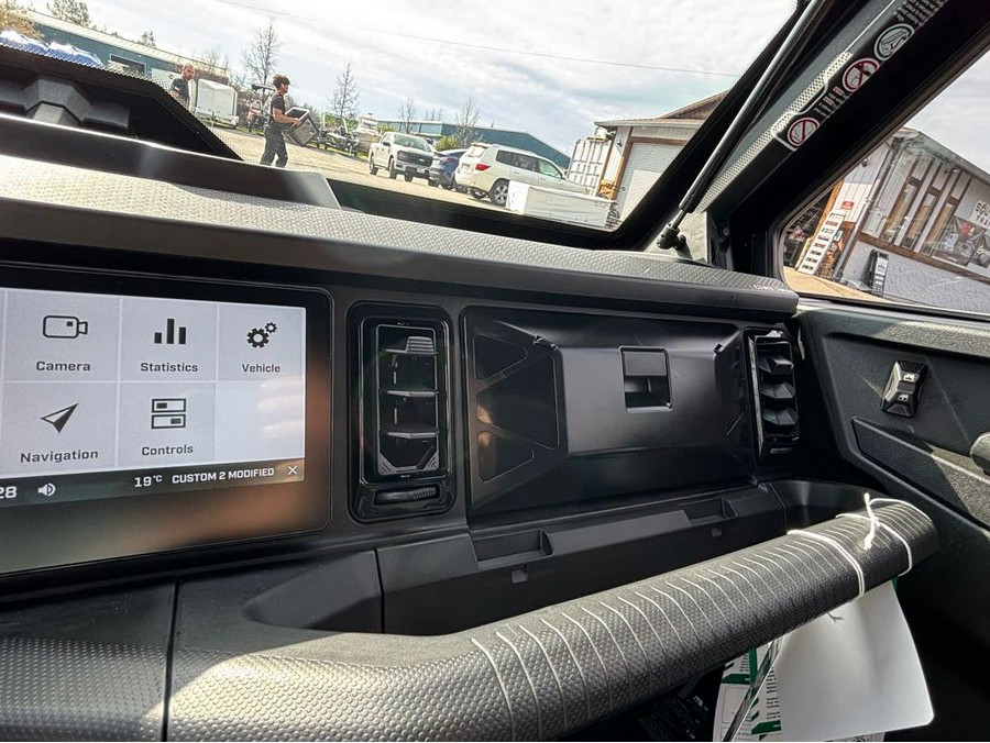 2026 Can-Am Defender MAX Limited HD11