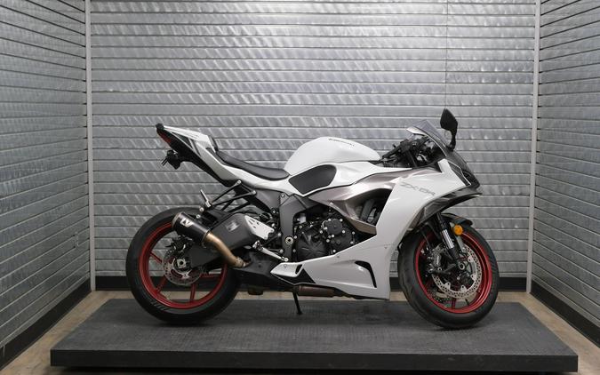 2025 KAWASAKI NINJA ZX-6R