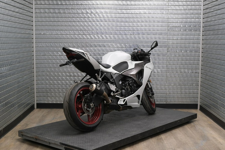 2025 KAWASAKI NINJA ZX-6R