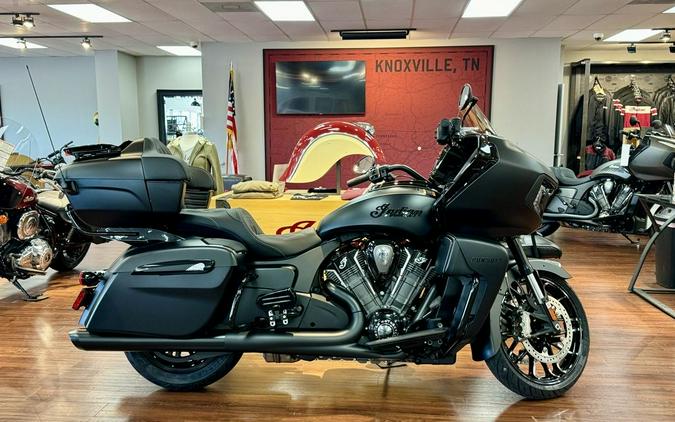 2024 Indian Motorcycle® Pursuit® Dark Horse® with PowerBand Audio Package Black Smoke