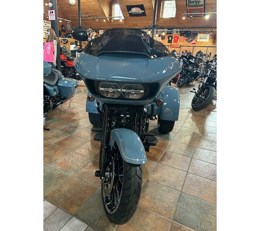 2024 Harley-Davidson Road Glide 3 Sharkskin Blue - Black Finish