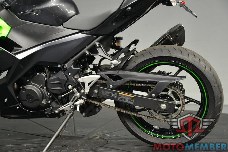 2023 Kawasaki Ninja® 400 Matrix Camo Gray/Metallic Matte Carbon Gray