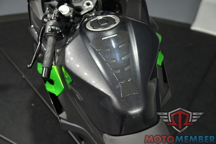 2023 Kawasaki Ninja® 400 Matrix Camo Gray/Metallic Matte Carbon Gray