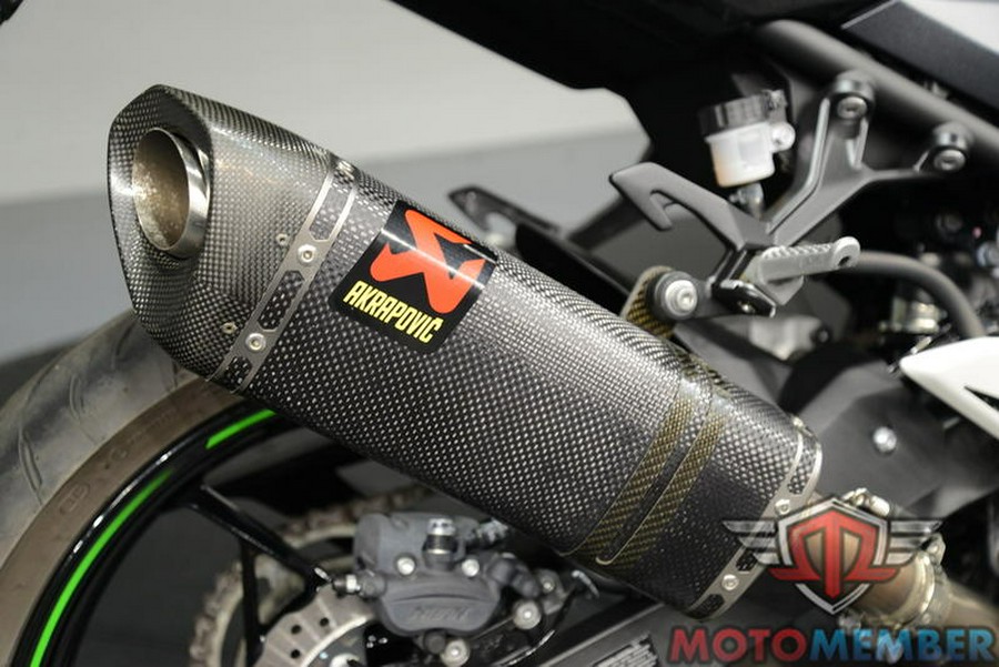 2023 Kawasaki Ninja® 400 Matrix Camo Gray/Metallic Matte Carbon Gray