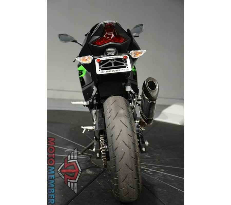 2023 Kawasaki Ninja® 400 Matrix Camo Gray/Metallic Matte Carbon Gray