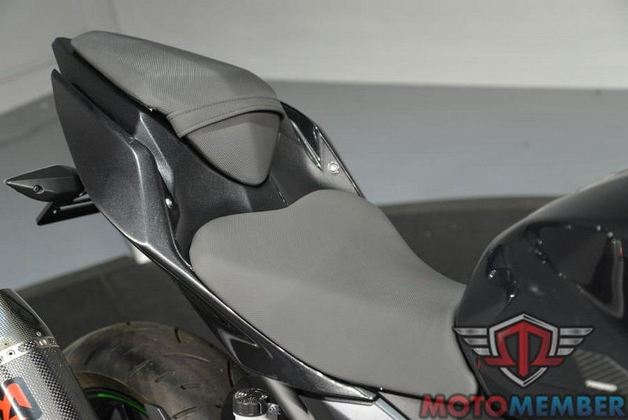 2023 Kawasaki Ninja® 400 Matrix Camo Gray/Metallic Matte Carbon Gray