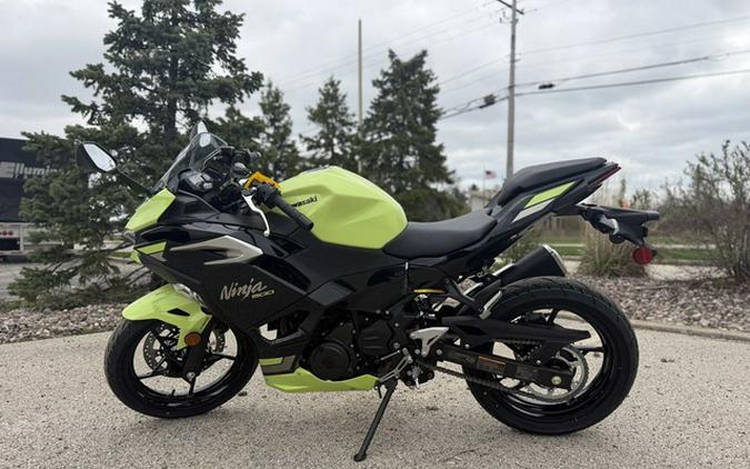 2026 Kawasaki Ninja 500 ABS Metallic Yellowish GreenEbony