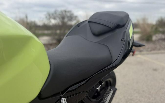 2026 Kawasaki Ninja 500 ABS Metallic Yellowish GreenEbony