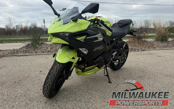 2026 Kawasaki Ninja 500 ABS Metallic Yellowish GreenEbony