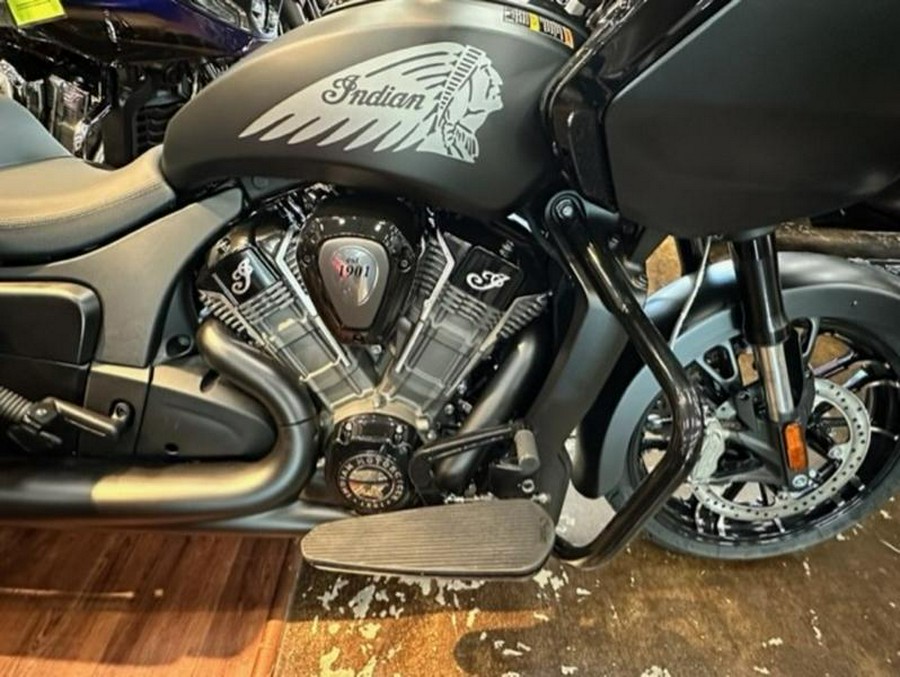 2024 Indian Motorcycle® Challenger® Dark Horse® Black Smoke