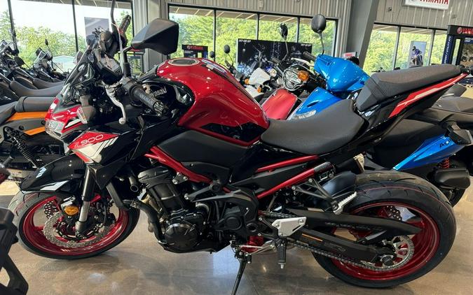 2024 Kawasaki Z900 ABS Candy Persimmon Red/Ebony