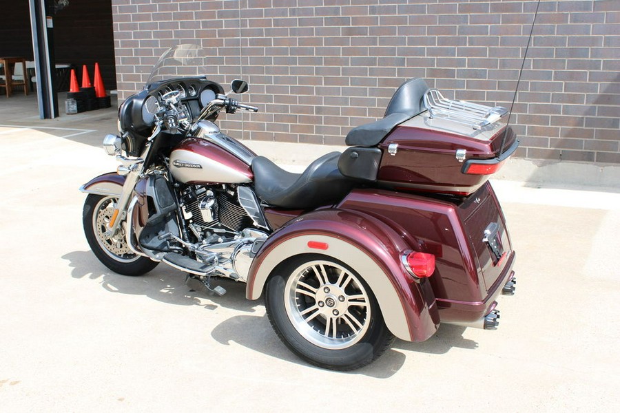 2018 Harley-Davidson® FLHTCUTG - Tri Glide® Ultra