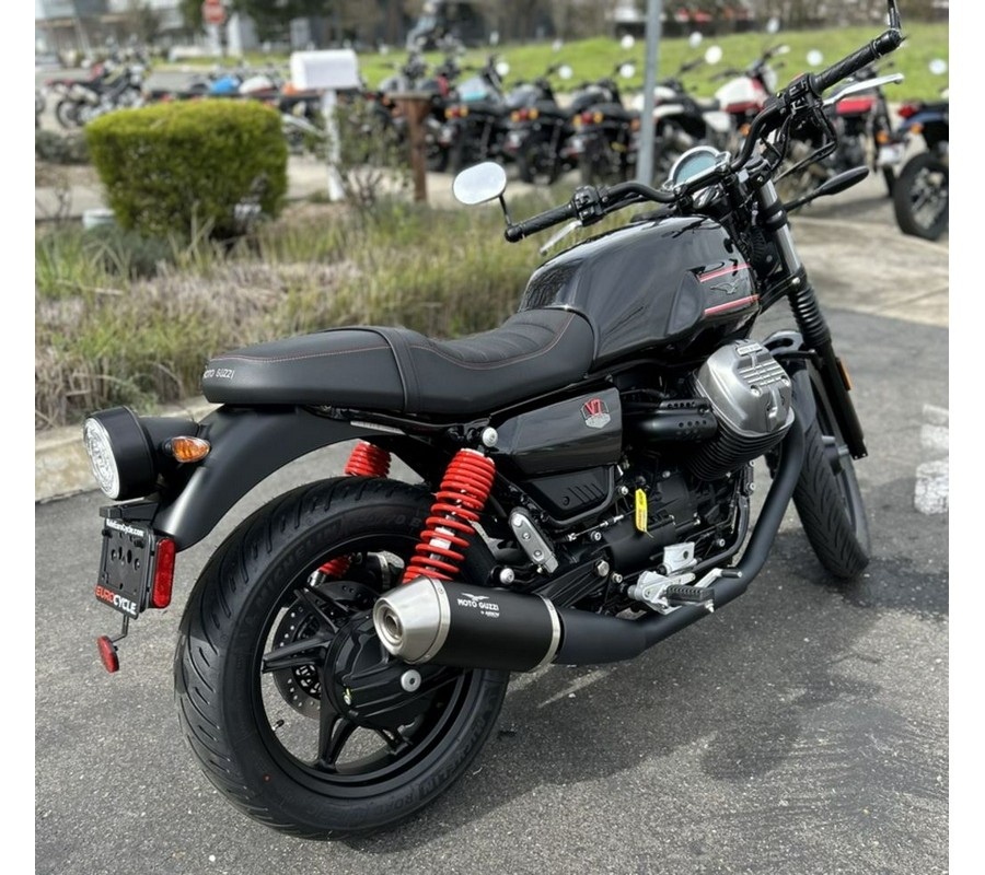 2023 Moto Guzzi V7 Special Edition