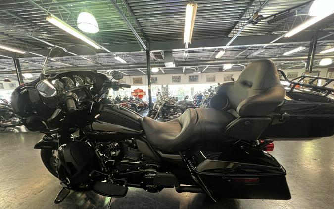 2020 Harley-Davidson Ultra Limited Vivid Black FLHTK