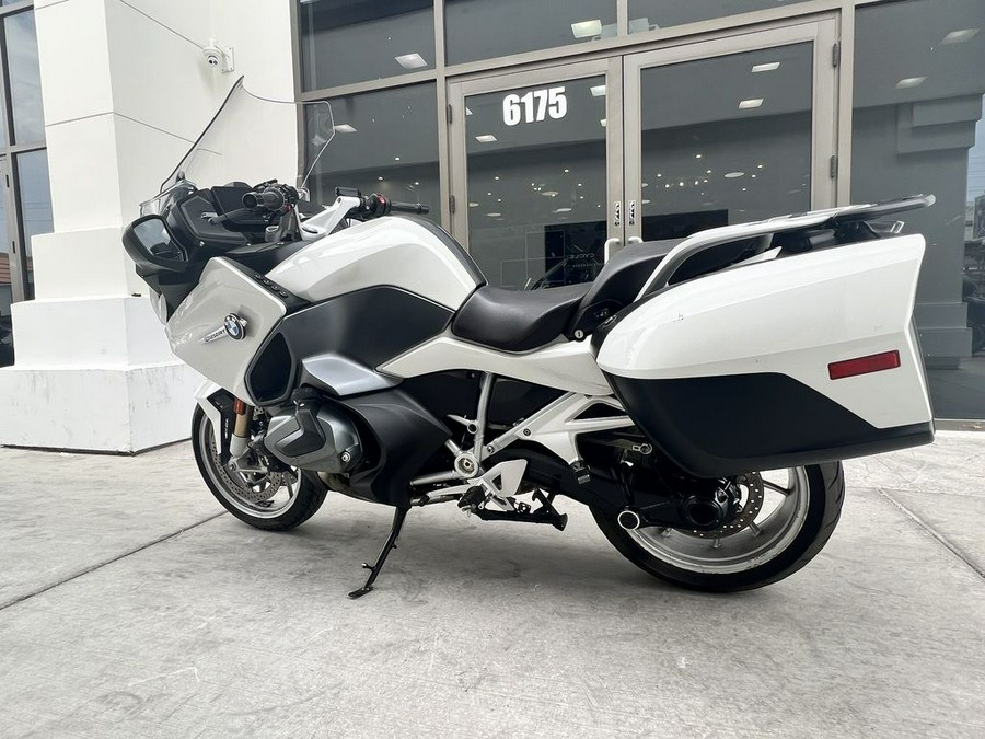 2022 BMW R 1250 RT Alpine White