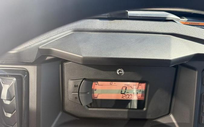 2026 Can-Am® Defender MAX XT CAB HD11