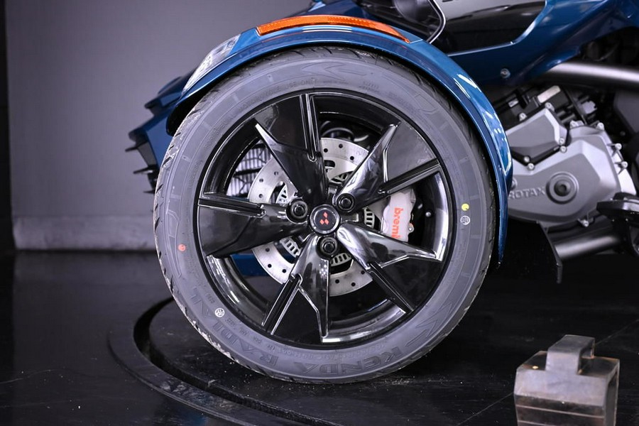 2023 Can-Am® Spyder F3 Limited Dark Wheels