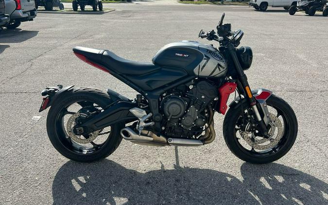 2022 Triumph Trident 660 Matt Jet Black and Silver Ice 660