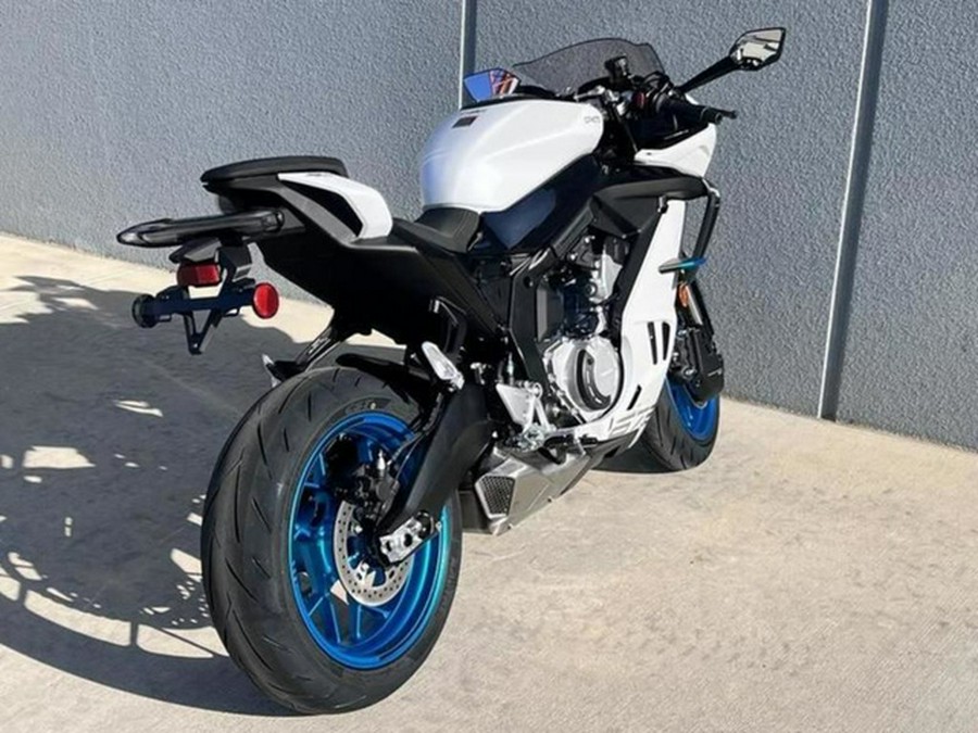 2025 CFMOTO SS 675