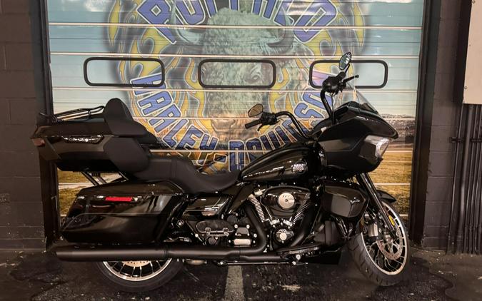 2026 Harley-Davidson® Road Glide Limited Vivid Black Black Trim