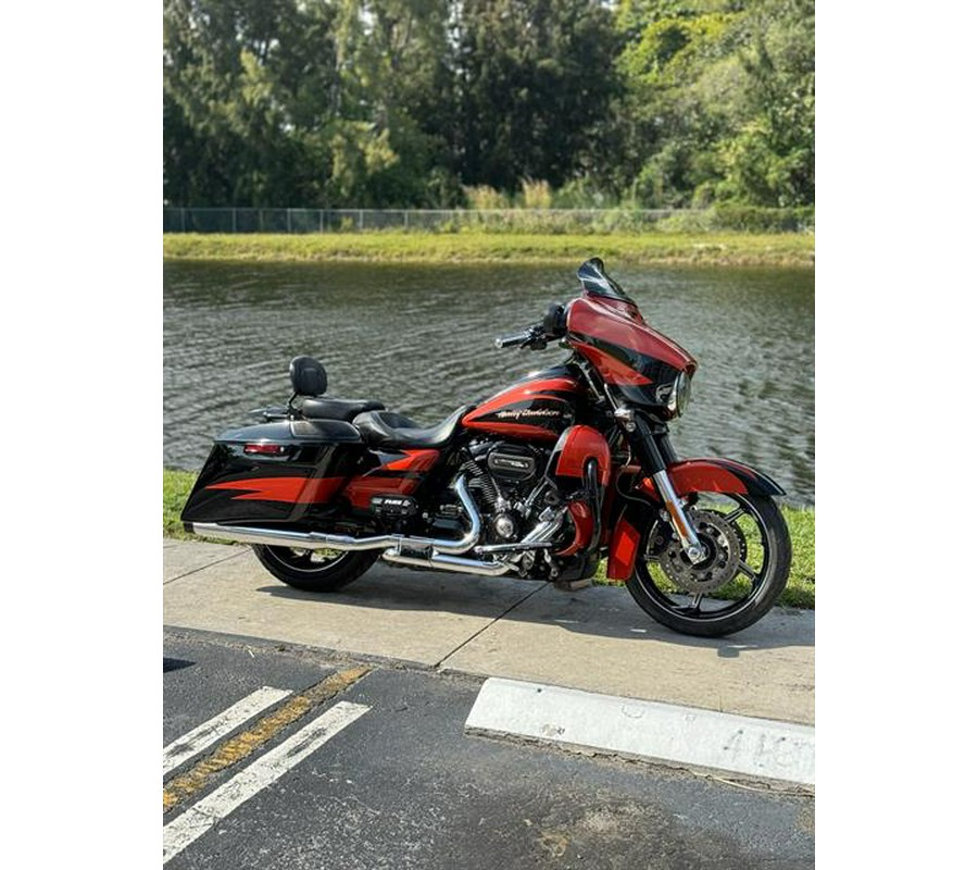 2017 Harley-Davidson CVO™ Street Glide®