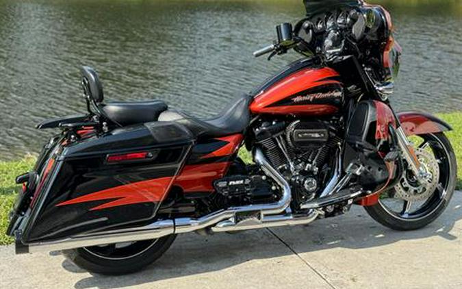 2017 Harley-Davidson CVO™ Street Glide®