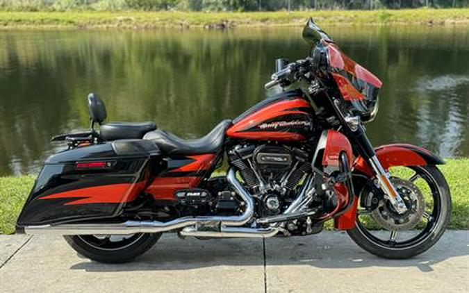 2017 Harley-Davidson CVO™ Street Glide®