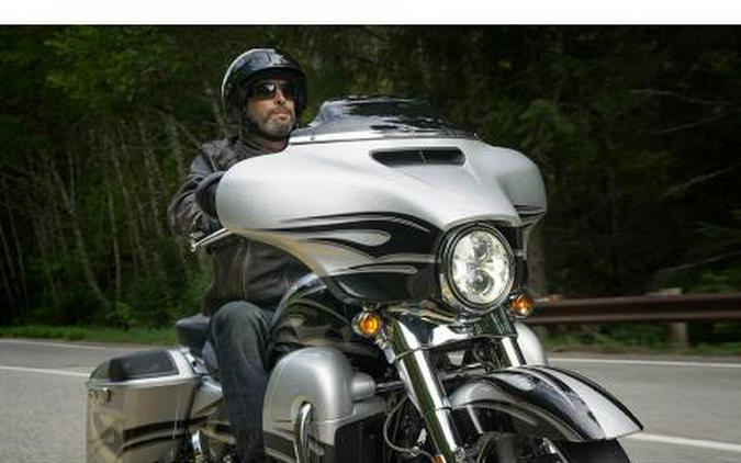 2015 Harley-Davidson Street Glide® CVO™ Street Glide®