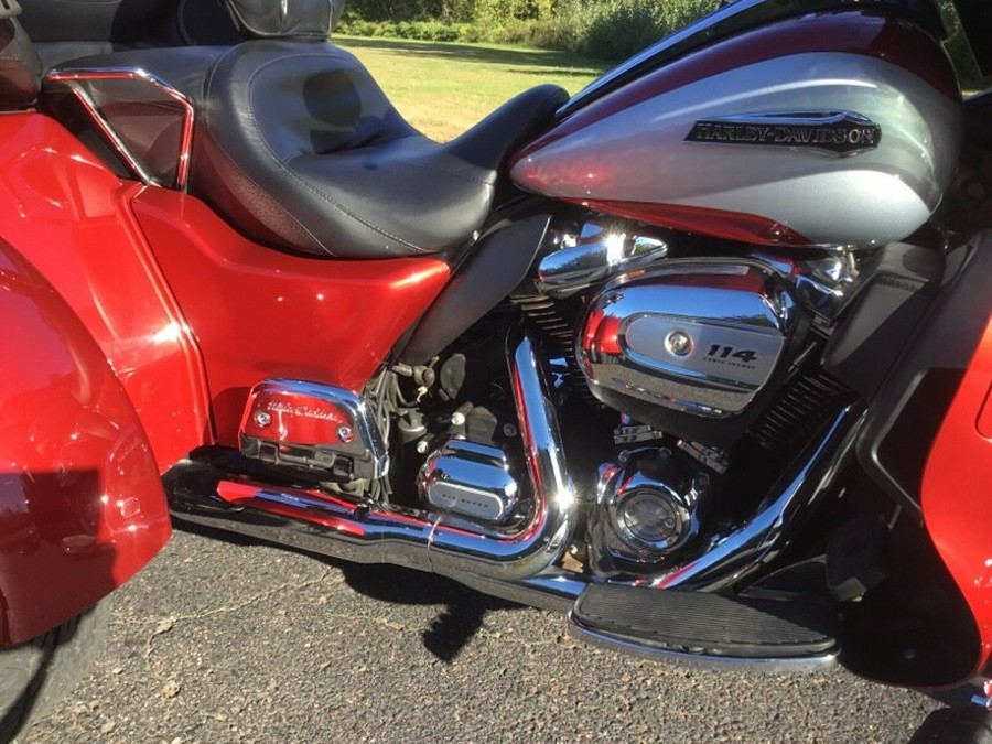 2019 Harley-Davidson® Tri Glide® Ultra Wicked Red/Barracuda Silver