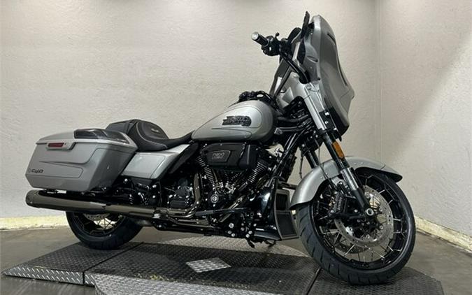Harley-Davidson CVO™ Street Glide 2023 FLHXSE 84368906 DARK PLATINUM