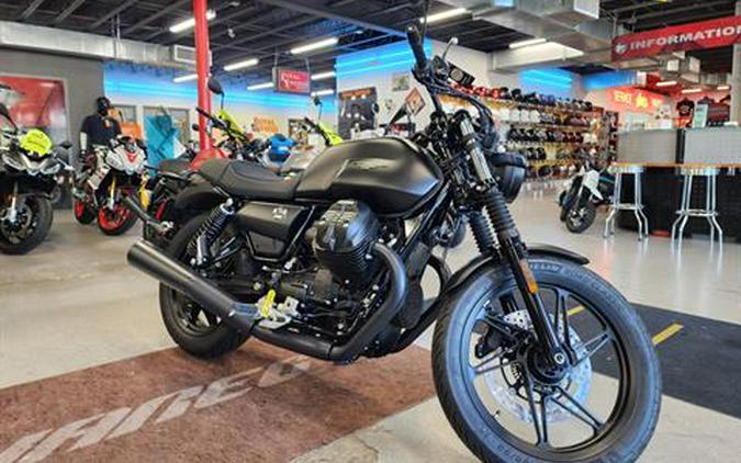 2024 Moto Guzzi V7 Stone