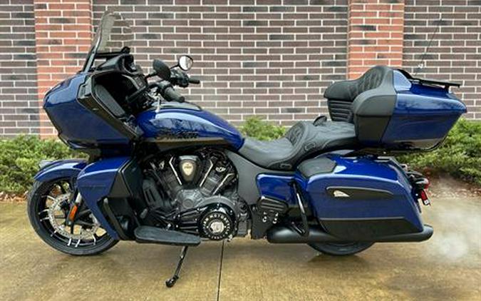 2024 Indian Motorcycle Pursuit® Dark Horse® with PowerBand Audio Package