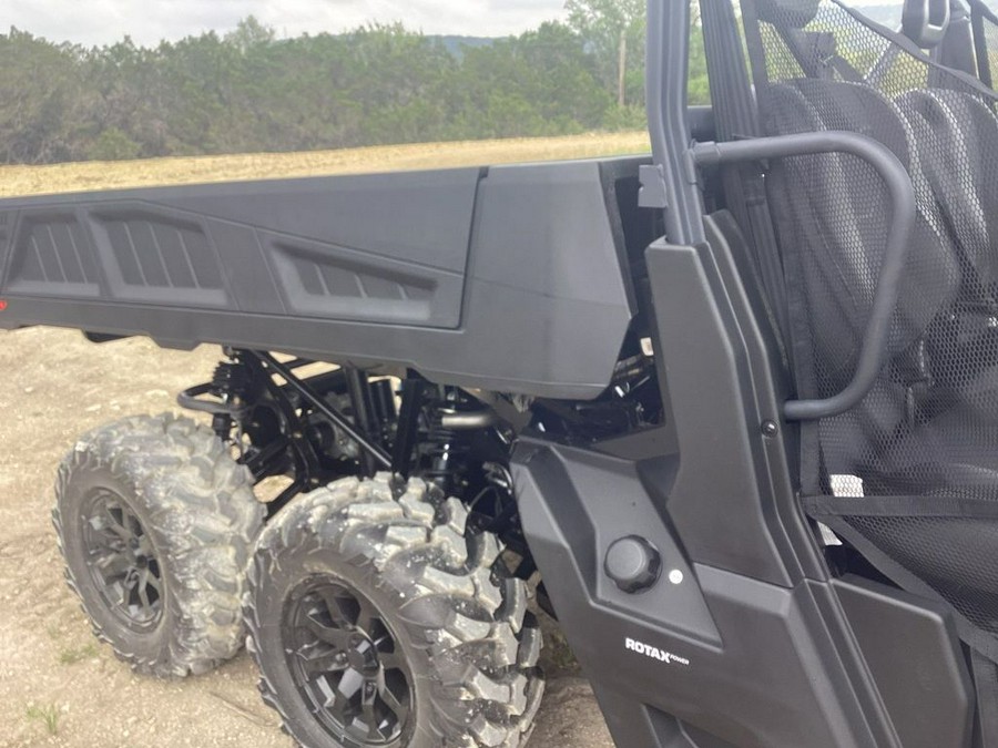 2024 Can-Am® Defender 6x6 XT HD10