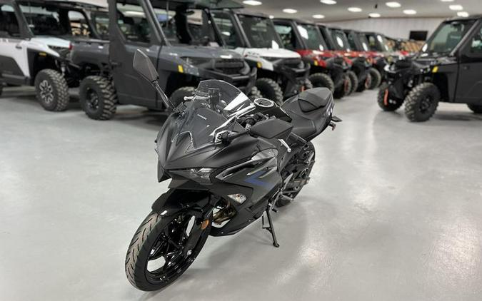 2025 Kawasaki Ninja® 500 ABS Metallic Flat Spark Black/Metallic Spark Black