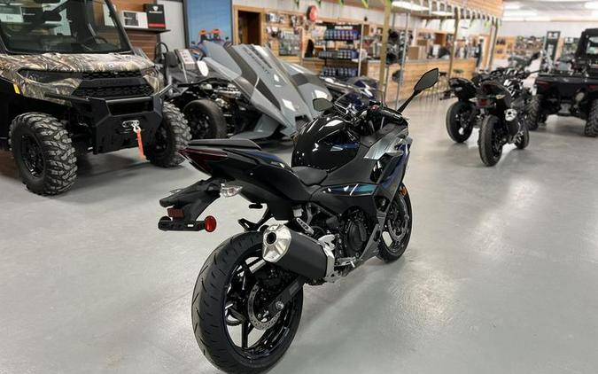 2025 Kawasaki Ninja® 500 ABS Metallic Flat Spark Black/Metallic Spark Black