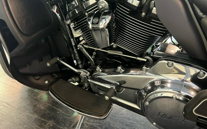 2019 Harley-Davidson Ultra Limited Industrial Gray Denim/Black Denim FLHTK
