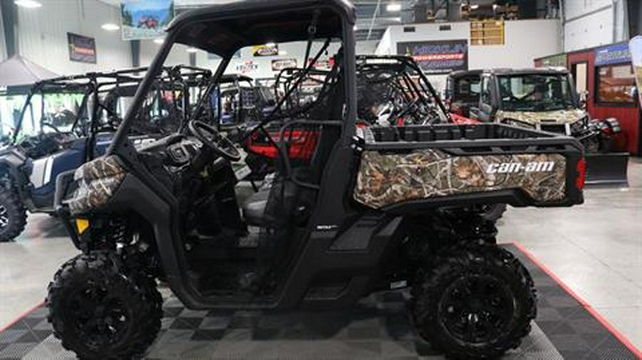 2024 Can-Am Defender XT HD10